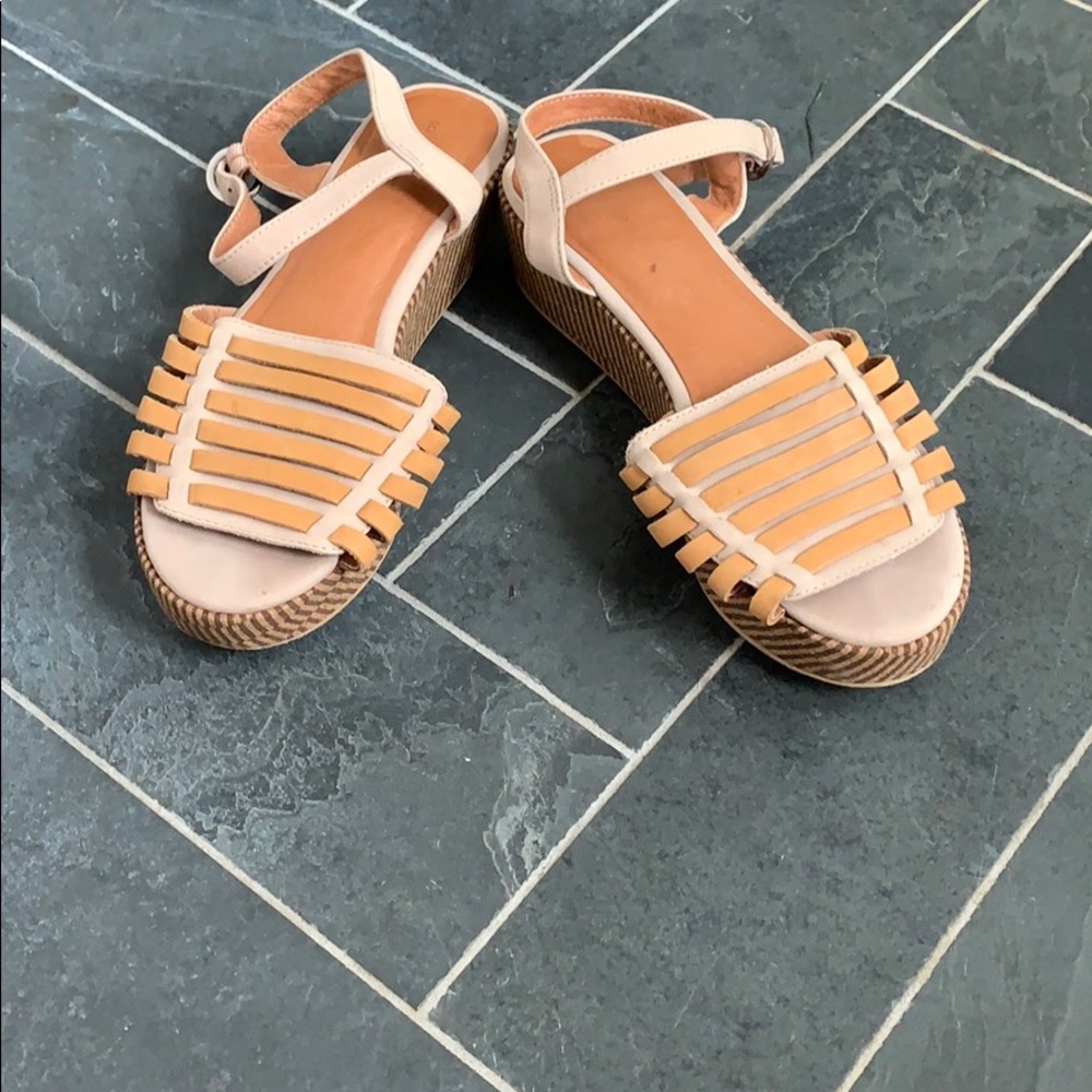 Platform shoes